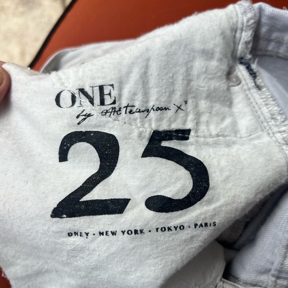 ONE TEASPOON Hawks Shorts Relaxed Fit Distressed Ice Grey - Picture 9 of 16